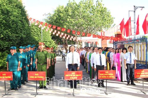 Phường Nam Nha Trang dâng hương tưởng niệm các anh hùng, liệt sĩ nhân kỷ niệm 80 năm Ngày Nha Trang - Khánh Hòa kháng chiến