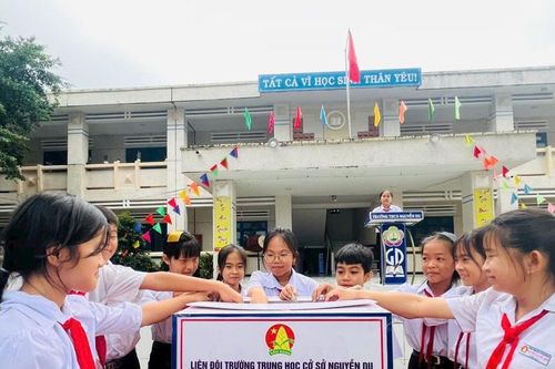 Khơi dậy lòng nhân ái, tinh thần sẻ chia trong học đường