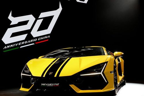 Lamborghini Revuelto Ad Personam: 20 năm tại Trung Quốc