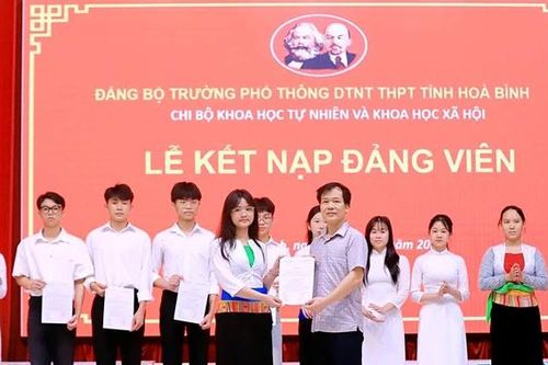 Tăng cường công tác phát triển Đảng