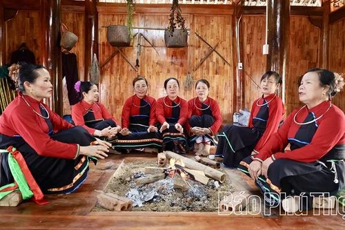 Gìn giữ và phát huy bản sắc văn hóa độc đáo của đồng bào Cao Lan ở làng Ngọc Tân