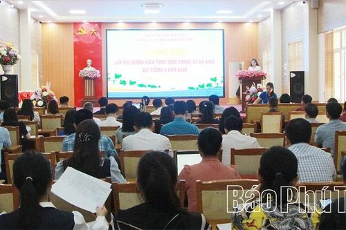 96 học viên tham gia lớp Bồi dưỡng kiến thức Quốc phòng và An ninh đối tượng 4