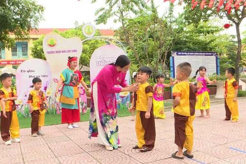 Thắp lửa cho 'ngôi trường hạnh phúc'