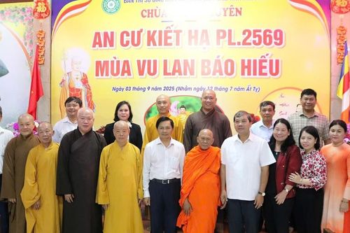 Vĩnh Long: Lãnh đạo Tỉnh ủy thăm Ban Trị sự GHPGVN tỉnh tại chùa Lưỡng Xuyên