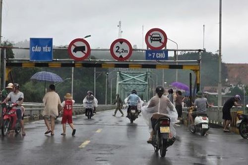 Lào Cai: Người đi bộ và những loại phương tiện nào được qua cầu Yên Bái từ 15h hôm nay?