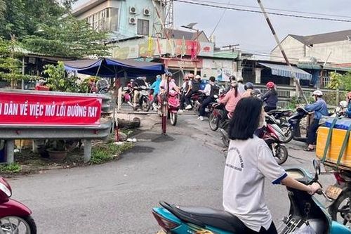 Đồng Nai: Tạm hoãn đóng lối đi tự mở qua đường sắt ở phường Tam Hiệp