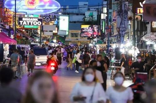 Chính phủ Thái Lan xem xét nới lỏng quy định cấm bán rượu vào buổi chiều
