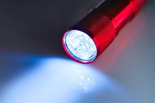 Hy vọng mới: Điều trị ung thư từ ánh sáng đèn LED