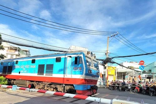 TP. Hồ Chí Minh: Thu hồi đất, công trình lấn chiếm hành lang an toàn đường sắt