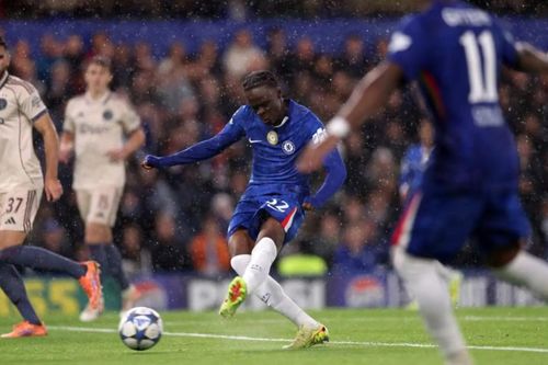 Chelsea thắng đậm Ajax trên sân nhà
