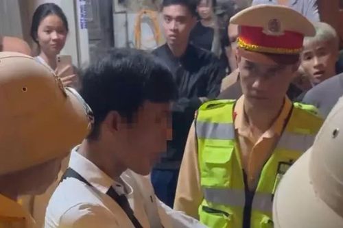 CSGT Hà Nội phát hiện đối tượng tàng trữ ma túy