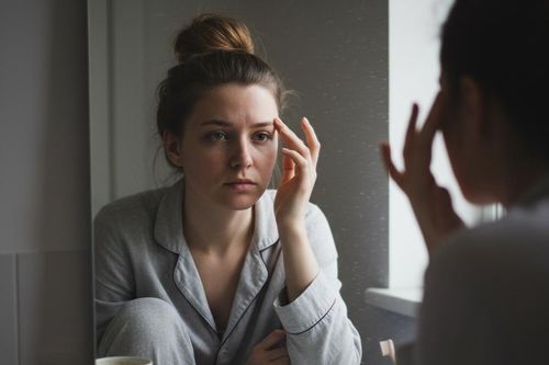 Điều gì xảy ra với làn da nếu thường xuyên ngủ muộn?