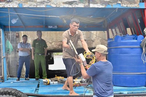 Khởi tố vụ án 13 tàu cá tháo thiết bị giám sát để khai thác trái phép ở vùng cấm