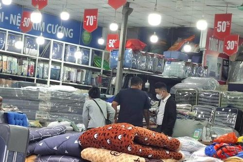 Thị trường chăn ga gối đệm bắt đầu 'nóng' lên khi gió lạnh tràn về