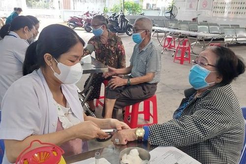 'Làn gió mới' trạm y tế ở TPHCM: Khi bác sĩ mang niềm tin đến với người dân