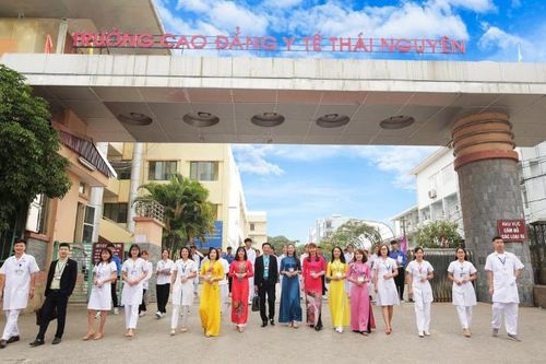 Sáp nhập 2 trường Cao đẳng Y tế vào 2 trường Đại học