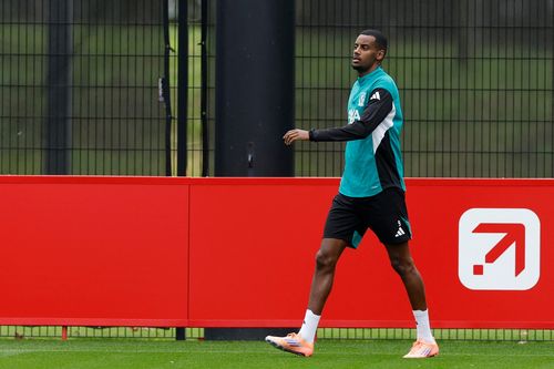 Liverpool bị lừa trong vụ Isak?