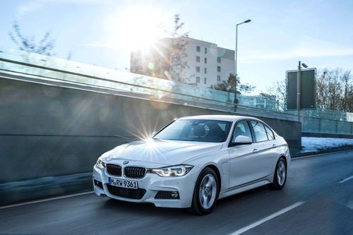 Xe sang 'nhập môn' nào đáng cân nhắc nếu có gần 2 tỷ đồng?