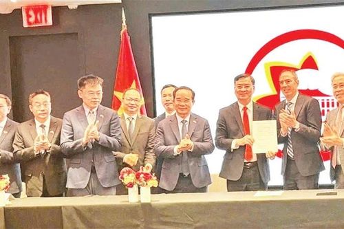 Tạo cầu nối cộng đồng tài chính Việt Nam với quốc tế