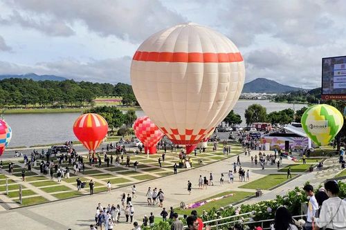 Rực rỡ sắc màu trên Quảng trường Lâm Viên-Đà Lạt