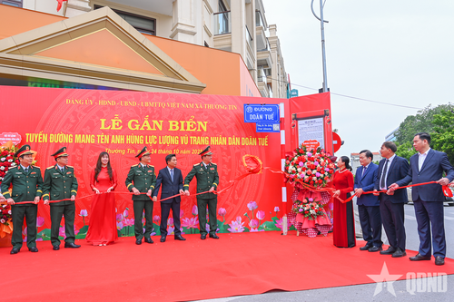 Hà Nội: Gắn biển hai tuyến đường Lê Công Hành và Doãn Tuế