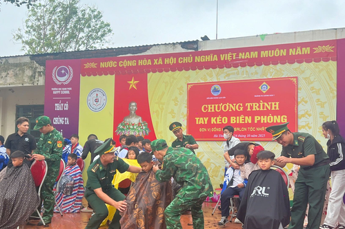 Hà Tĩnh: Đồn Biên phòng Lạch Kèn tổ chức chương trình 'Tay kéo biên phòng'