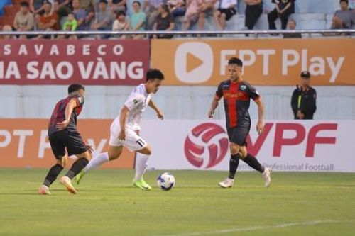 Đá sớm vòng 8 V-League 2025/26: Theo đà mà tiến?