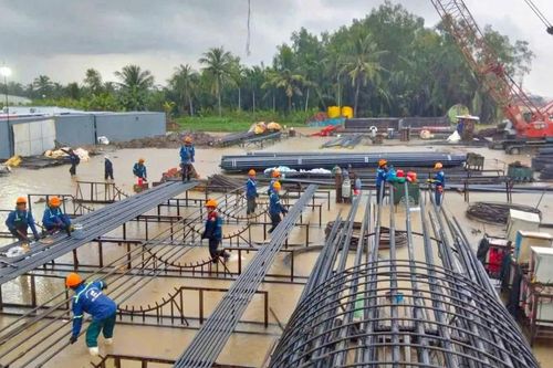 ĐBSCL: Lũ kết hợp triều cường gây lở đê, ngập nặng nhiều nơi