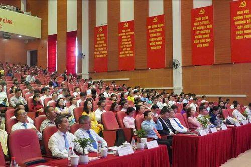 TPHCM: Trường học khó khăn về sân chơi, bãi tập cho học sinh