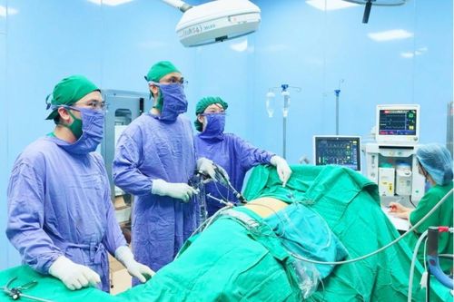Chuyển vị niệu quản, giúp bảo tồn chức năng thận điều trị dị tật niệu quản