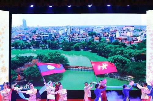 Quảng bá phim Việt tới khán giả Lào