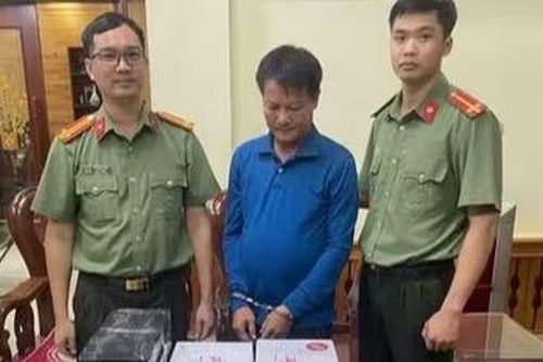 Bắt đối tượng liên quan vụ án 'Vi phạm quy định về khai thác tài nguyên'