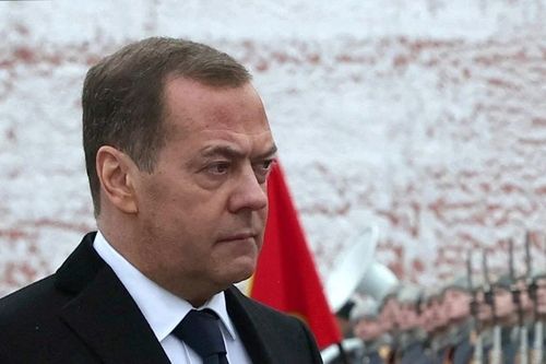 Mỹ áp lệnh trừng phạt Nga, ông Dmitry Medvedev lên tiếng