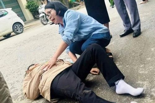 Nữ giám đốc bệnh viện ở Thanh Hóa cứu người bị tai nạn trên đường