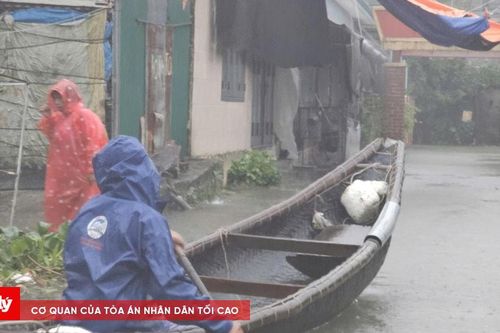Mưa lớn, triều cường dâng cao, phường Thuận An ngập sâu nhiều ngày