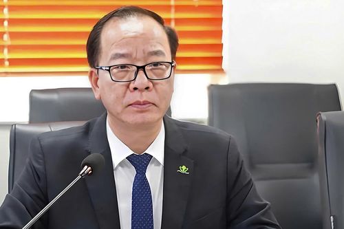 Giám đốc một bệnh viện lớn ở Hà Nội là ứng viên giáo sư