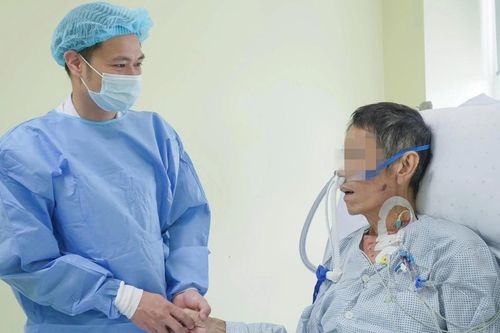 Người đàn ông xin về quê 'chờ chết' hồi sinh nhờ lá gan của cháu trai