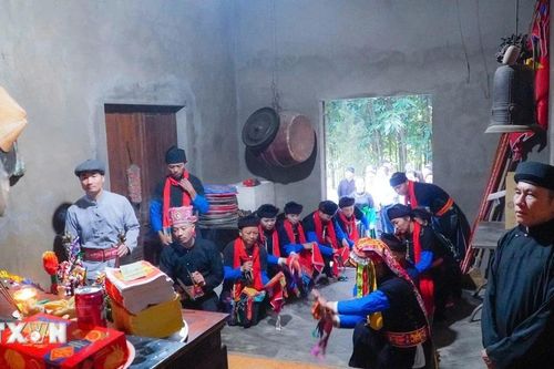 Rộn ràng Lễ hội Cơm mới Đền Đông Cuông ở Lào Cai