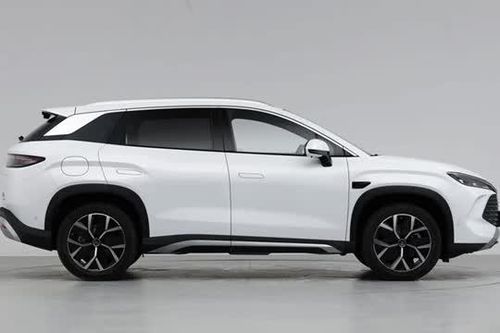 SUV cùng phân khúc với Hyundai Santa Fe, trang bị tiên tiến, giá gần 520 triệu đồng