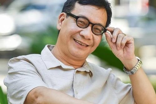 NSƯT Đức Khuê tuổi U60: Từ diễn viên tay ngang đến gương mặt phim giờ vàng