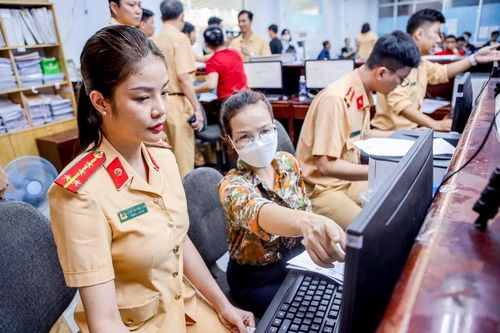 Bán xe không sang tên, chủ cũ gặp rắc rối pháp lý không đáng có