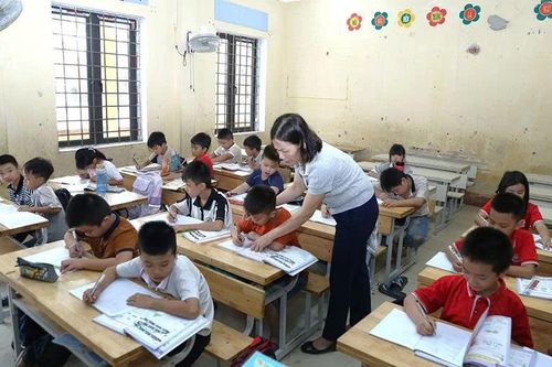 Nỗi lo trường học sau mưa lũ