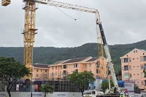 Gãy tháp cẩu khi thi công Chung cư Tháp Đại Dương (Hiyori Aqua Tower) làm 1 người tử vong