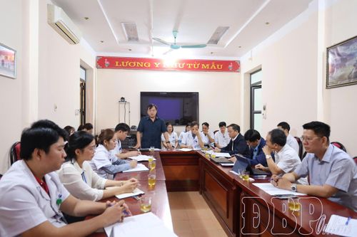 Phó Chủ tịch UBND tỉnh kiểm tra công tác phòng, chống bệnh lỵ tại xã Nậm Kè