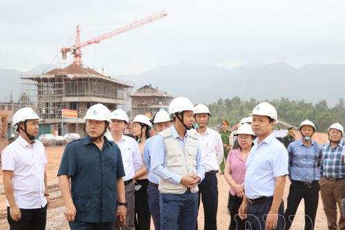 Bí thư Tỉnh ủy Trần Tiến Dũng kiểm tra tiến độ Dự án Trường liên cấp Tiểu học - THCS xã Si Pa Phìn