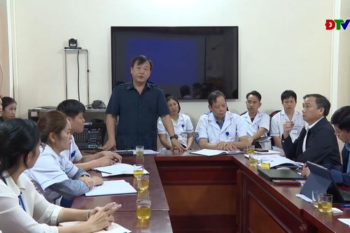 Phó Chủ tịch UBND tỉnh Vừ A Bằng kiểm tra công tác phòng chống bệnh lỵ tại xã Nậm Kè