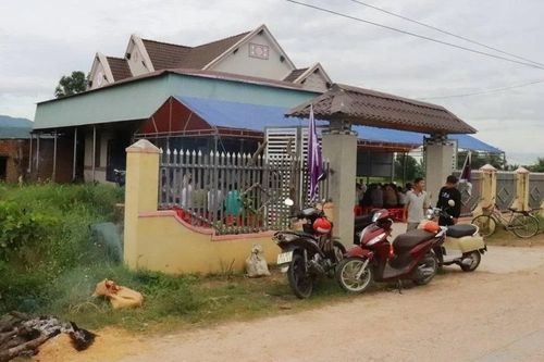 Thăm hỏi gia đình 2 vợ chồng tử vong do tai nạn trên quốc lộ 14C