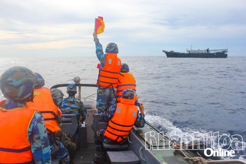 Chào mừng kỷ niệm 50 năm Ngày truyền thống Vùng 4 Hải quân (26-10-1975 - 26-10-2025): Vững vàng bảo vệ Tổ quốc từ phía biển