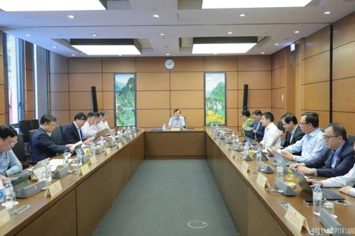 Đại biểu Quốc hội tỉnh góp ý dự án Luật Bảo hiểm tiền gửi, Luật Báo chí, Luật Dân số