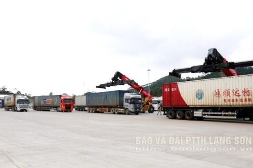 Lượng xe xuất nhập khẩu qua cửa khẩu quốc tế Hữu Nghị giảm
